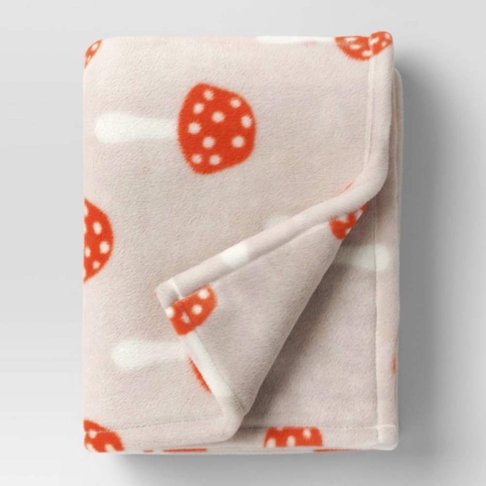 Mushroom Printed Plush Throw Blanket